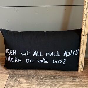 Billie Eilish Throw Pillow In Blackw White Lettering